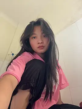 Lyn-be99 online show from February 20, 2026, 6:59 am