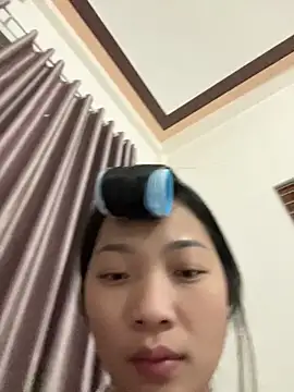 Lyn-be99 online show from February 3, 2026, 1:16 pm