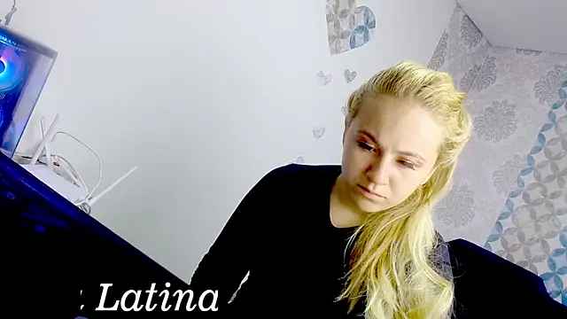 Snapshot of Angellatina17 chatting on March 2, 2026, 2:13 pm Angellatina17 online show from March 2, 2026, 2:13 pm