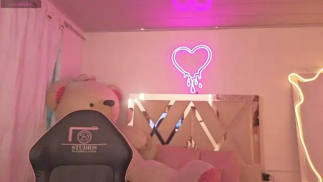 SABRIINA TAY online show from March 20, 2026, 11:33 am