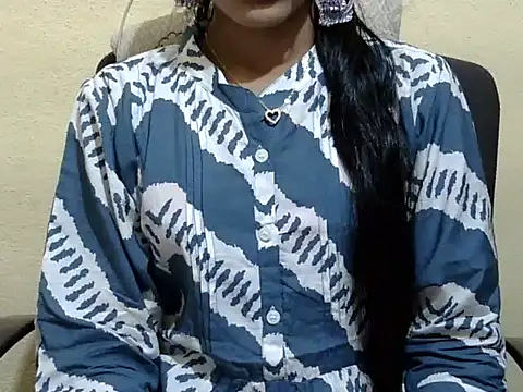 Snapshot of Khushi_v chatting on February 8, 2026, 3:43 pm Khushi v online show from February 8, 2026, 3:43 pm