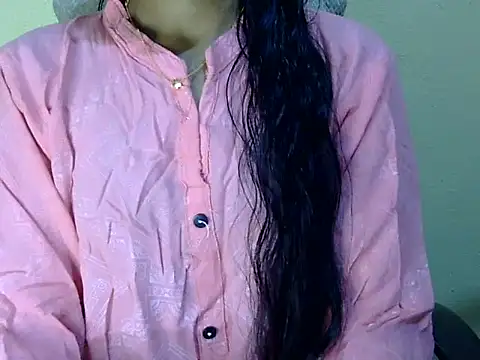 Snapshot of Khushi_v chatting on February 6, 2026, 3:30 pm Khushi v online show from February 6, 2026, 3:30 pm