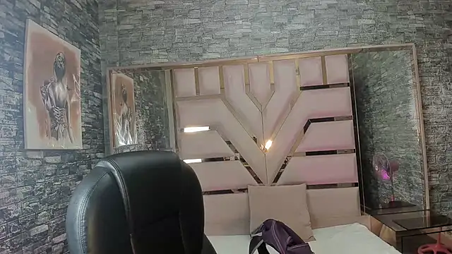 Shara Oz online show from April 11, 2026, 3:03 am