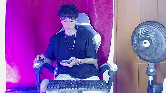 Johnny cagee  online show from February 7, 2026, 11:35 pm