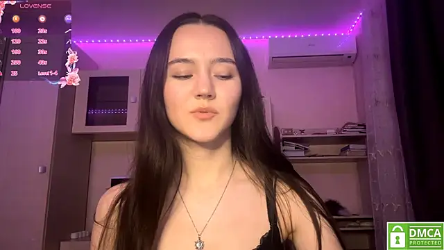Snapshot of Kiaicatie chatting on June 16, 2026, 5:35 pm Kiaicatie online show from June 16, 2026, 5:35 pm