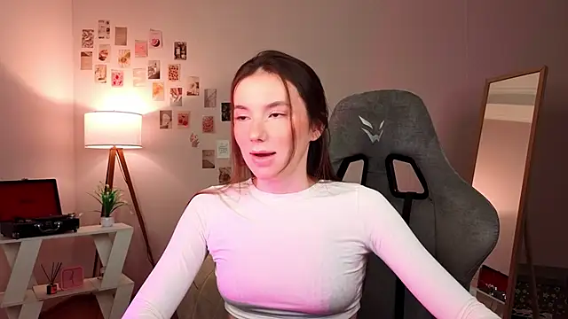 Snapshot of ssandralovin chatting on February 8, 2026, 4:43 am ssandralovin online show from February 8, 2026, 4:43 am