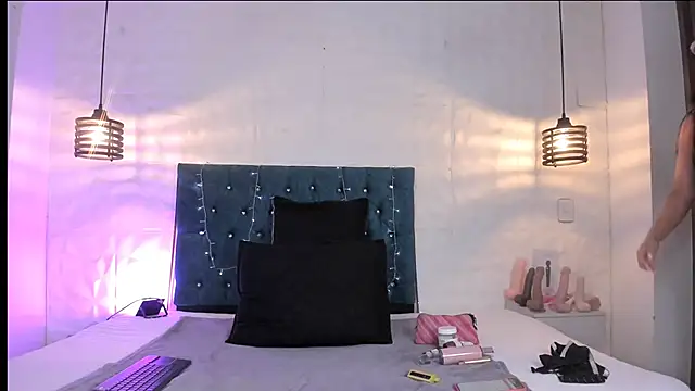 Snapshot of samantha_foxyy chatting on June 18, 2026, 11:37 am samantha foxyy online show from June 18, 2026, 11:37 am