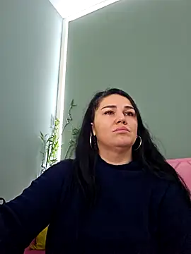 Snapshot of VickyVice chatting on February 5, 2026, 5:31 pm VickyVice online show from February 5, 2026, 5:31 pm