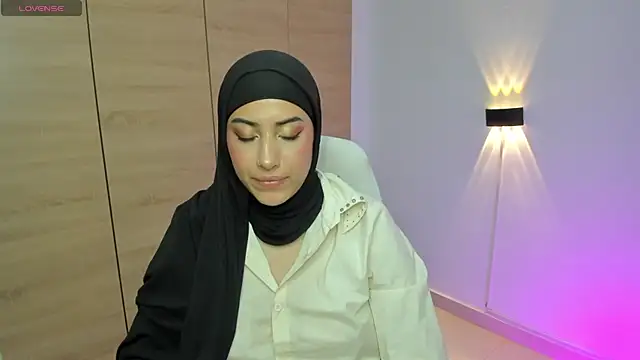 LAY LA  online show from March 12, 2026, 8:24 pm