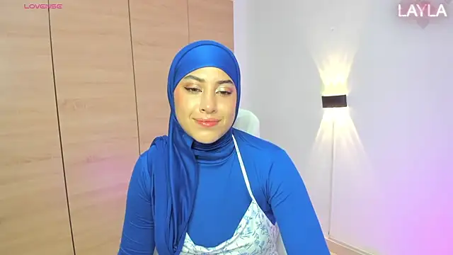 LAY LA  online show from March 25, 2026, 9:14 pm