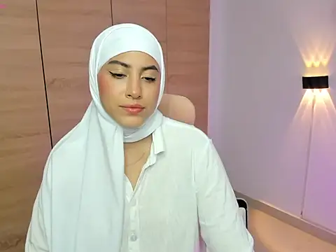 LAY LA  online show from March 19, 2026, 9:48 pm