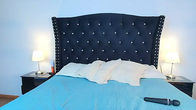 Megan  Honey online show from February 9, 2026, 7:23 pm