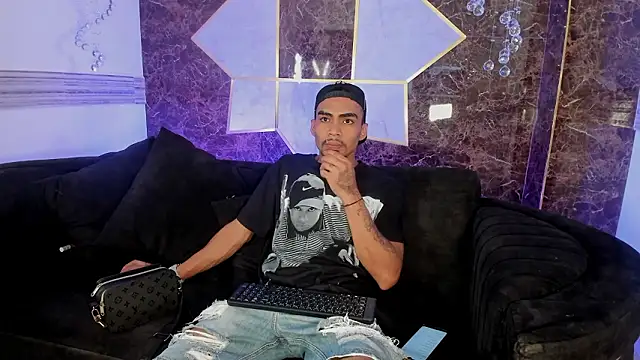 Snapshot of Rpoolrboy chatting on February 17, 2026, 7:55 pm Rpoolrboy online show from February 17, 2026, 7:55 pm