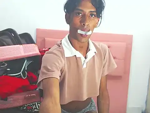 Snapshot of violetaconny chatting on February 15, 2026, 2:01 am violetaconny online show from February 15, 2026, 2:01 am