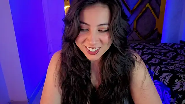 Luvienne online show from April 6, 2026, 8:43 pm