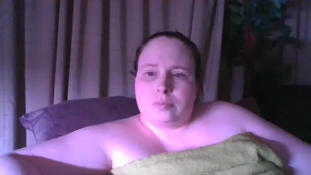 Snapshot of Sarahtjeuh_ chatting on February 10, 2026, 9:25 pm Sarahtjeuh online show from February 10, 2026, 9:25 pm