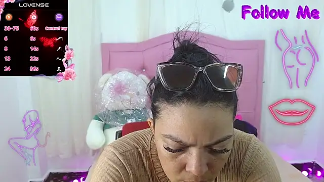 Steixy cute online show from March 17, 2026, 9:40 pm