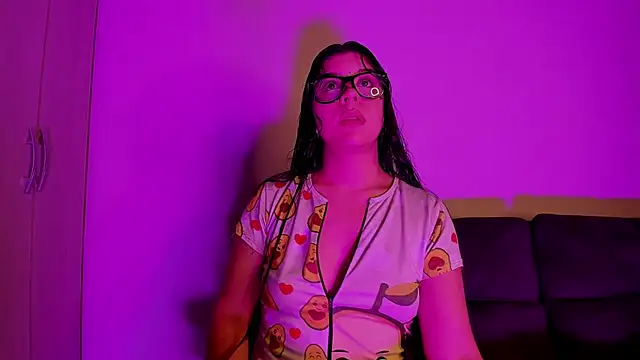 ViolettM online show from February 9, 2026, 3:59 am