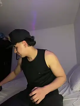 Snapshot of Maximuz1920 chatting on March 10, 2026, 5:33 am Maximuz1920 online show from March 10, 2026, 5:33 am