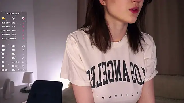 Snapshot of EffieHenri chatting on February 14, 2026, 6:19 pm EffieHenri online show from February 14, 2026, 6:19 pm