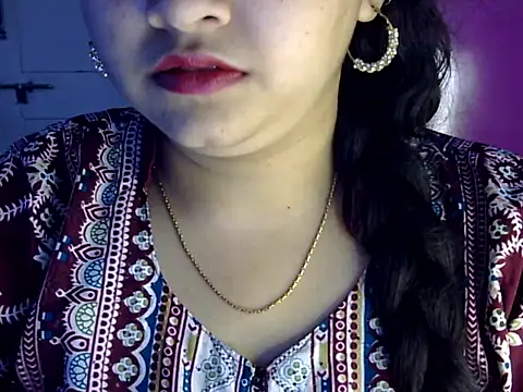 Cute Aliyaa online show from July 18, 2026, 12:36 pm