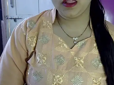Cute Aliyaa online show from May 31, 2026, 9:48 am