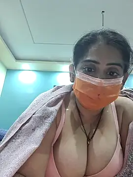 diyam4002 online show from February 14, 2026, 9:09 am