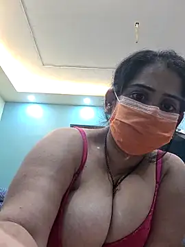 diyam4002 online show from February 13, 2026, 12:16 pm