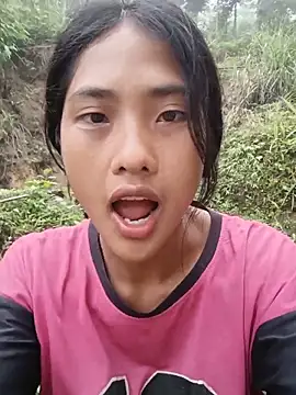 Snapshot of Hoa-tuylip chatting on May 22, 2026, 12:41 am Hoa-tuylip online show from May 22, 2026, 12:41 am