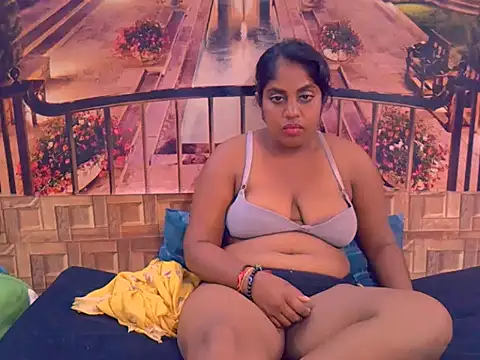 Snapshot of IndianDiva27 chatting on February 3, 2026, 6:22 am IndianDiva27 online show from February 3, 2026, 6:22 am