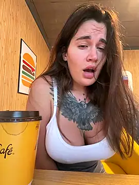 Snapshot of TattooGirlAlia chatting on October 26, 2025, 2:28 pm TattooGirlAlia online show from October 26, 2025, 2:28 pm