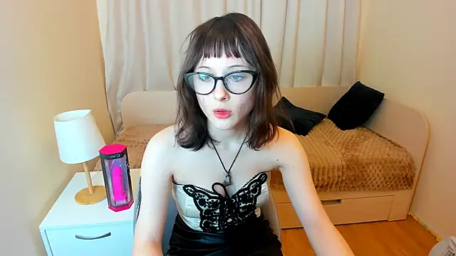 Sunny Girl X online show from February 7, 2026, 1:19 pm