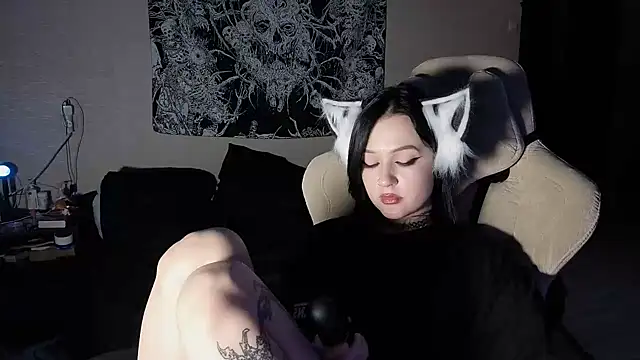 Snapshot of hex_kitty chatting on May 24, 2026, 6:19 pm hex kitty online show from May 24, 2026, 6:19 pm