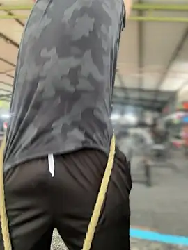 CreamKingg online show from April 8, 2026, 7:37 pm