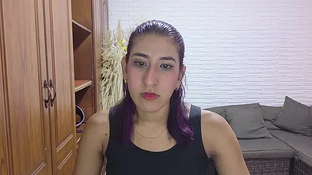 Violet rousse7 online show from June 3, 2026, 4:24 am