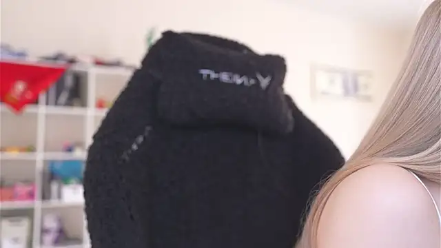 Appr0ved  online show from April 27, 2026, 3:10 pm