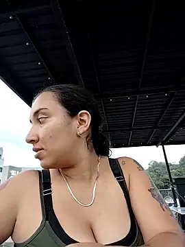 Robin H00t 2 online show from April 12, 2026, 9:40 pm