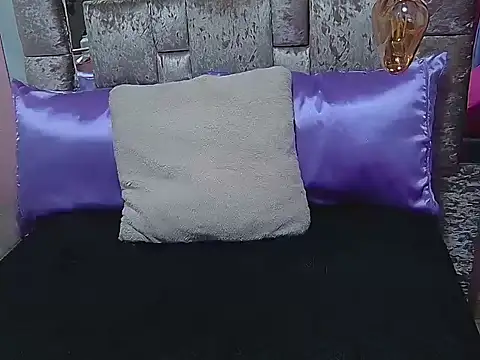 Snapshot of thyara_noa chatting on February 17, 2026, 7:11 pm thyara noa online show from February 17, 2026, 7:11 pm