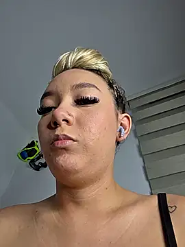 Snapshot of alaia_princess chatting on April 26, 2026, 11:13 pm alaia princess online show from April 26, 2026, 11:13 pm