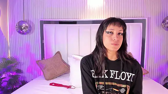 Snapshot of ViolettaColinss chatting on February 25, 2026, 11:32 am ViolettaColinss online show from February 25, 2026, 11:32 am