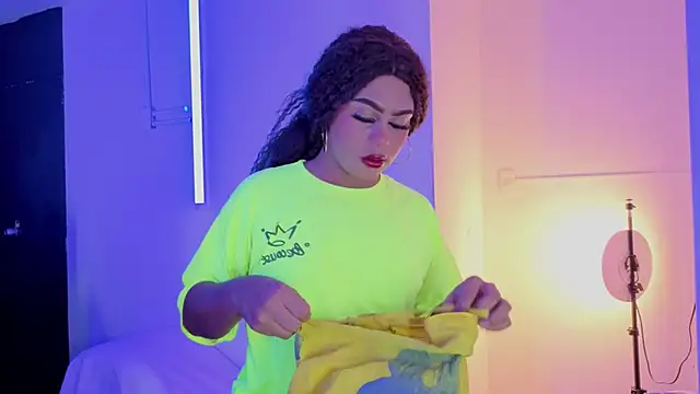 megara hott online show from February 15, 2026, 3:33 pm