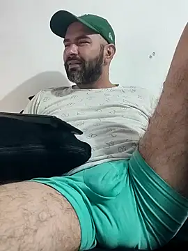 Snapshot of hairyandbigmann chatting on February 5, 2026, 2:29 am hairyandbigmann online show from February 5, 2026, 2:29 am