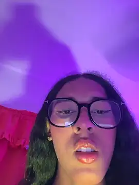 Snapshot of mariana_doll2 chatting on February 14, 2026, 12:33 am mariana doll2 online show from February 14, 2026, 12:33 am