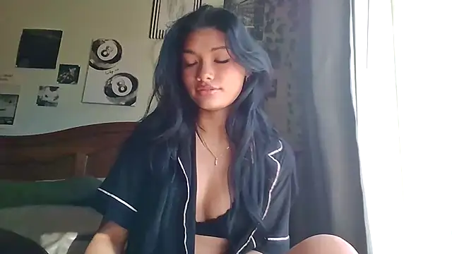 Snapshot of ellianajean chatting on March 1, 2026, 10:21 pm ellianajean online show from March 1, 2026, 10:21 pm