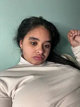 Aloyenita online show from March 28, 2026, 10:55 pm