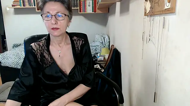 katemodel online show from September 12, 2025, 6:35 am