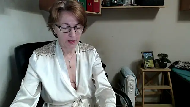 katemodel online show from March 28, 2026, 7:31 am