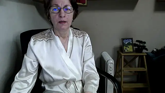 katemodel online show from March 3, 2026, 7:26 am