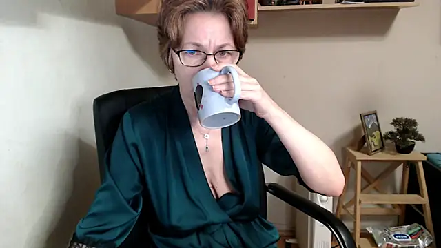 Snapshot of katemodel chatting on February 15, 2026, 7:42 am katemodel online show from February 15, 2026, 7:42 am