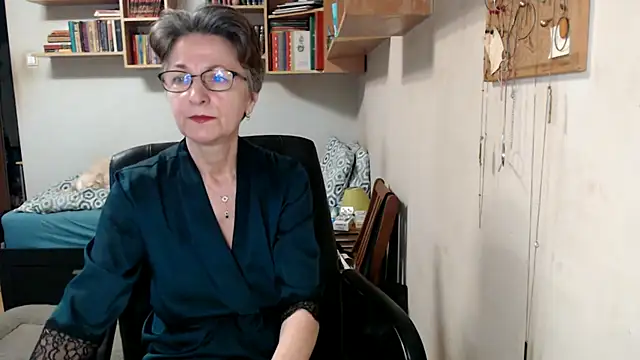 katemodel online show from September 10, 2025, 6:45 am